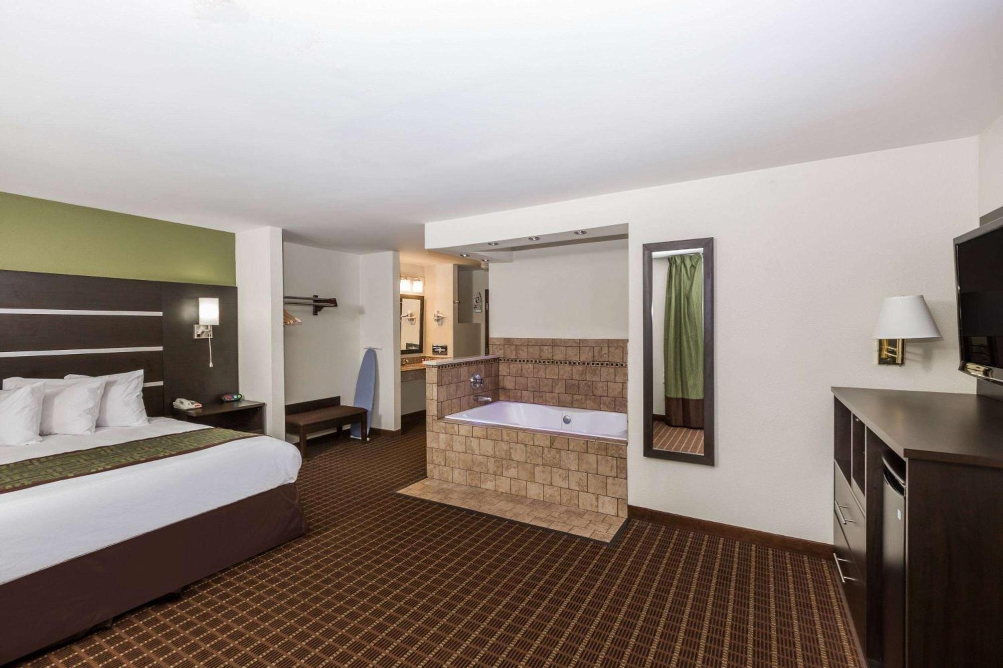 Baymont By Wyndham Louisville South I 65 Brooks Buitenkant foto