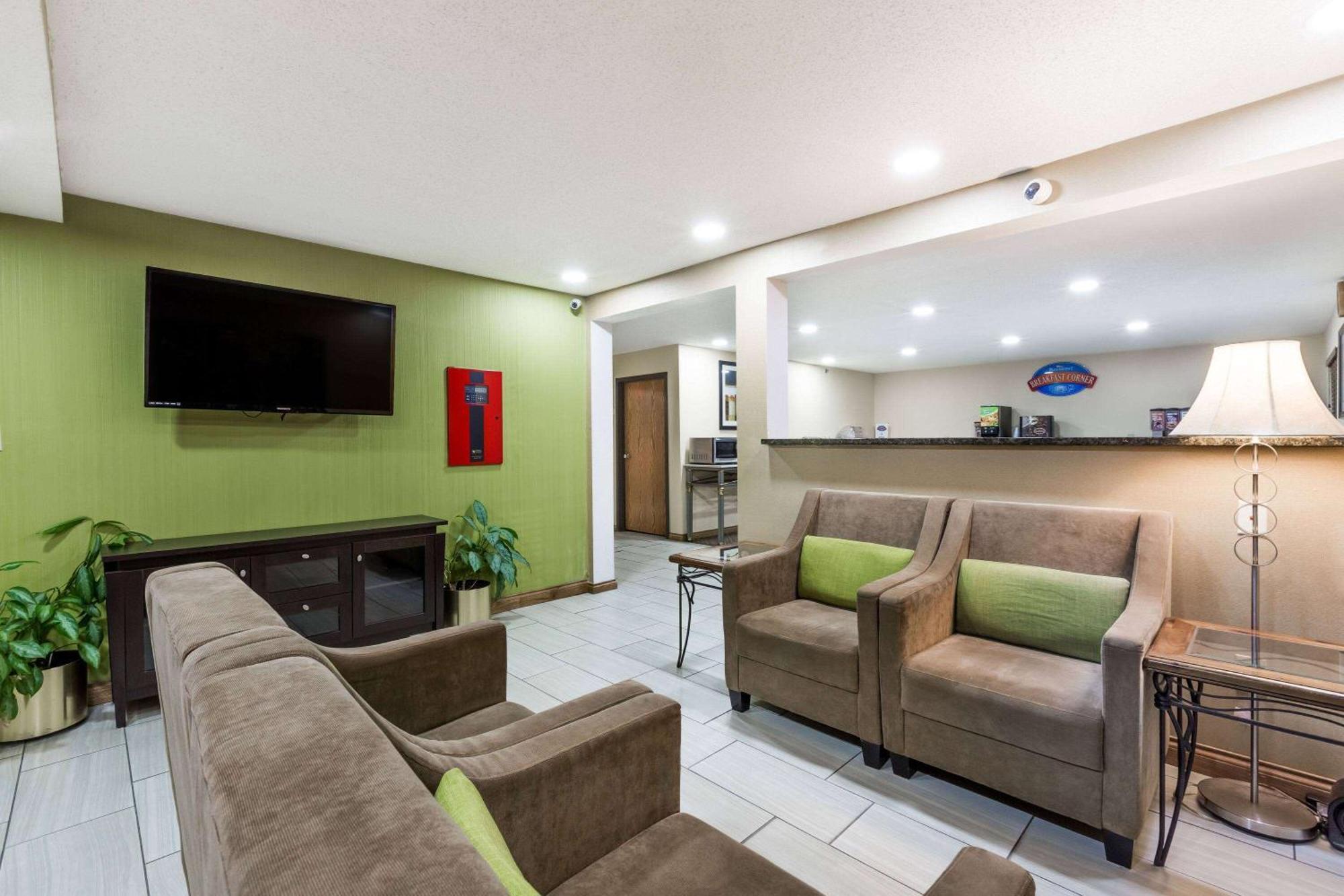 Baymont By Wyndham Louisville South I 65 Brooks Buitenkant foto